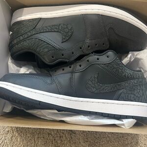 Nike Men's Black and Gray Sneakers